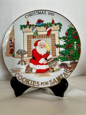Tienshan 1993 “Cookies for Santa” Christmas CollectorPlate - Gold Rim